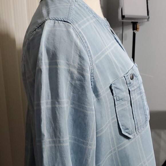 Intro❤ long sleeves blue plaid blouse. Size PM. Great top, Very good condition. - Picture 6 of 11